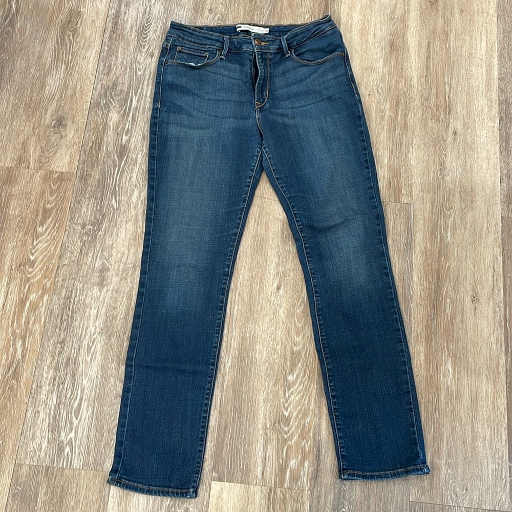 Levi’s mid rise skinny jeans